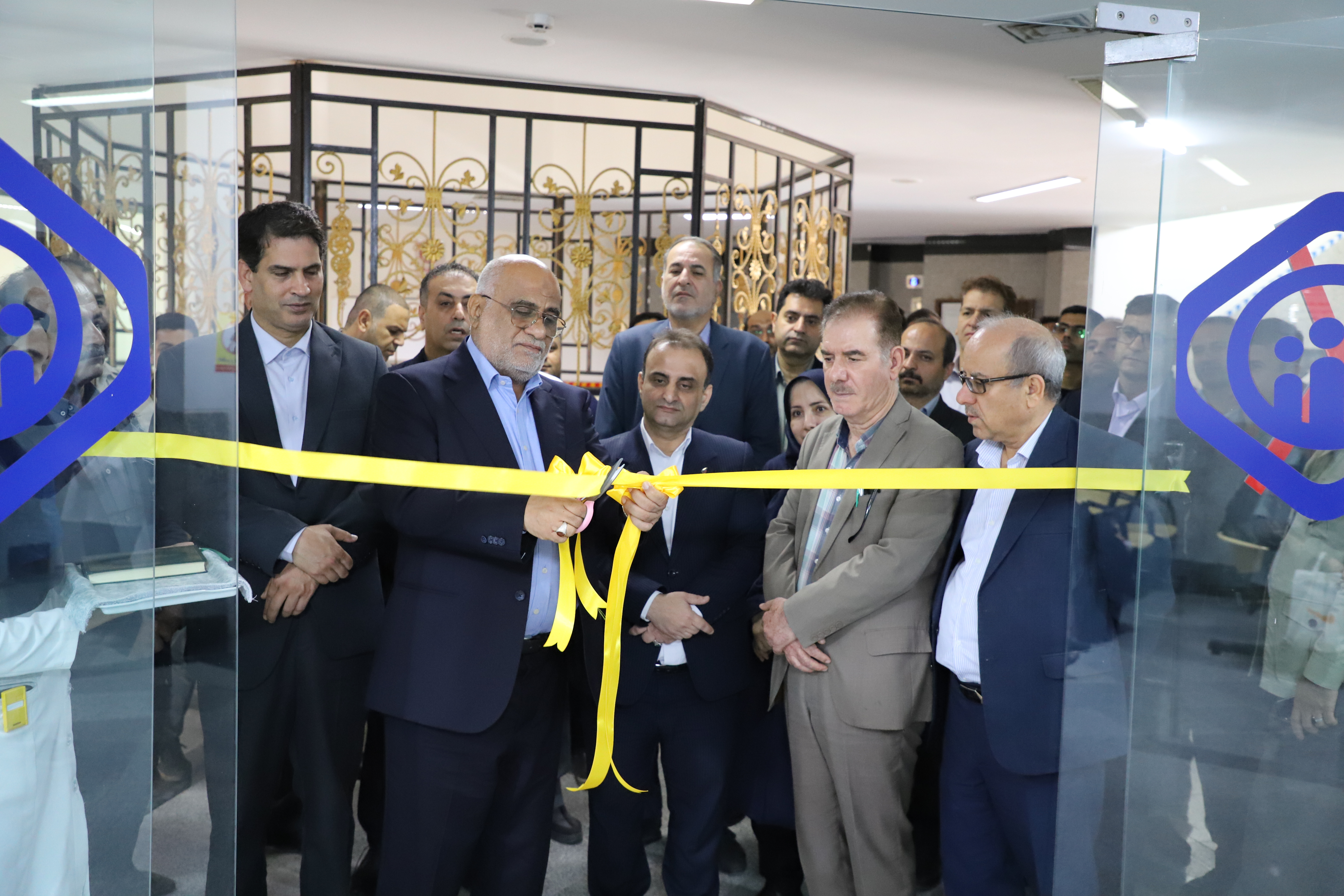 مشارکت بانک رفاه کارگران در تجهیز مراکز بهداشتی و درمانی استان خوزستان مشارکت بانک رفاه کارگران در تجهیز مراکز بهداشتی و درمانی استان خوزستان