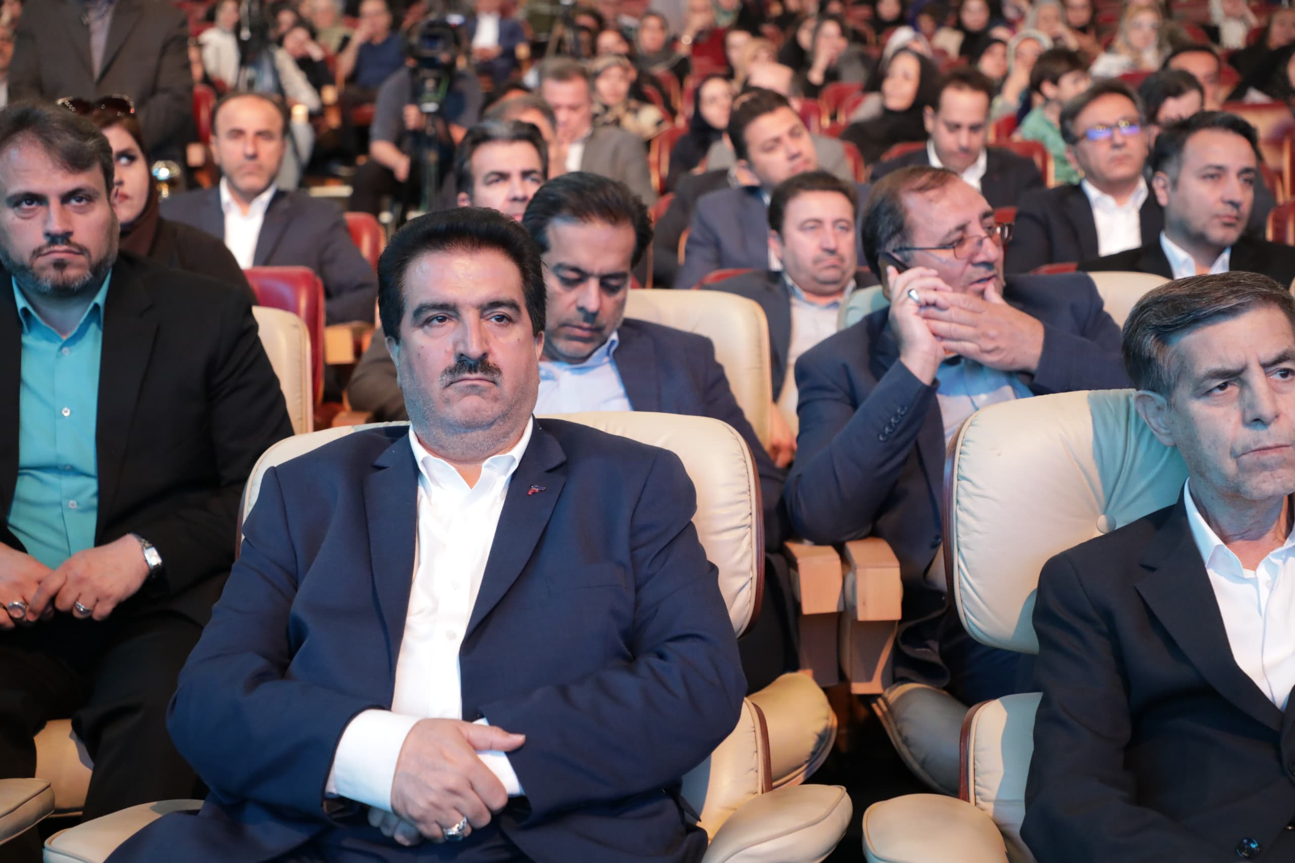 سامانه های «وایب» و «رفاه کار» بانک رفاه کارگران آغاز به کار کردند سامانه های «وایب» و «رفاه کار» بانک رفاه کارگران آغاز به کار کردند