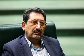 اتابک: وزارت صمت بر ممنوعیت واردات کالاهای خارجی دارای مشابه تولید داخل اصرار دارد