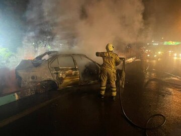 حریق خودروی سمند در این بزرگراه تهران حریق خودروی سمند در این بزرگراه تهران