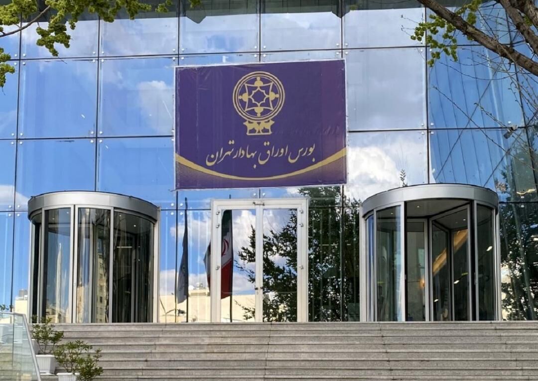 رشد ۱۸ هزار واحدی بورس با اهرم خودروسازان/رقابت نرخ سود بین بانکها و صندوقهای بورسی رشد ۱۸ هزار واحدی بورس با اهرم خودروسازان/رقابت نرخ سود بین بانکها و صندوقهای بورسی
