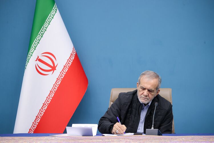 پزشکیان: با جدیت و بسیج همه ظرفیت‌های سیاسی، مسیر دیپلماسی را دنبال می‌کنیم