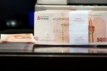 حقوق کارمندان و بازنشستگان افزایش مییابد؟/ زمزمههای جدید وزیر کار درمورد دستمزد حقوق کارمندان و بازنشستگان افزایش مییابد؟/ زمزمههای جدید وزیر کار درمورد دستمزد