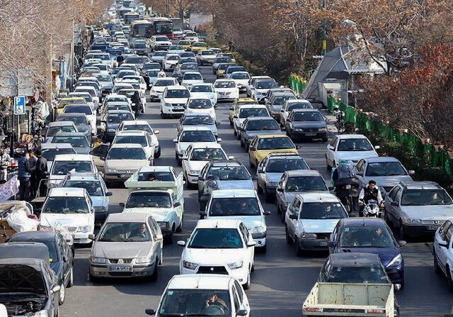 پیشنهاد تداوم شناورسازی ساعت کاری ادارات تا ۱۵ مهر/ سفرهای کاری و تحصیلی؛ علت ۸۸ درصد ترافیک تهران پیشنهاد تداوم شناورسازی ساعت کاری ادارات تا ۱۵ مهر/ سفرهای کاری و تحصیلی؛ علت ۸۸ درصد ترافیک تهران