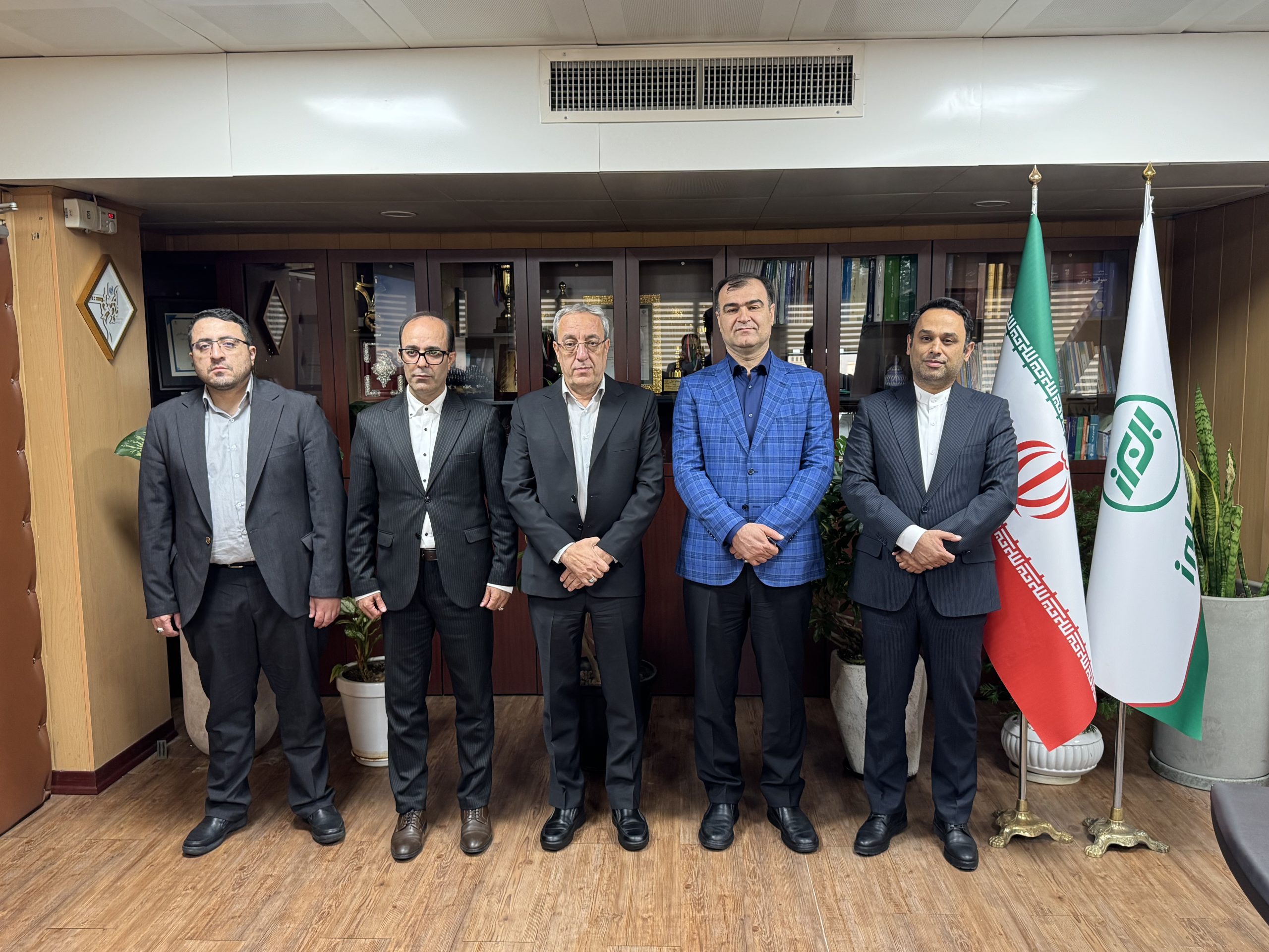 ابقای مدیرعامل بیمه البرز در نخستین جلسه هیأت مدیره جدید ابقای مدیرعامل بیمه البرز در نخستین جلسه هیأت مدیره جدید