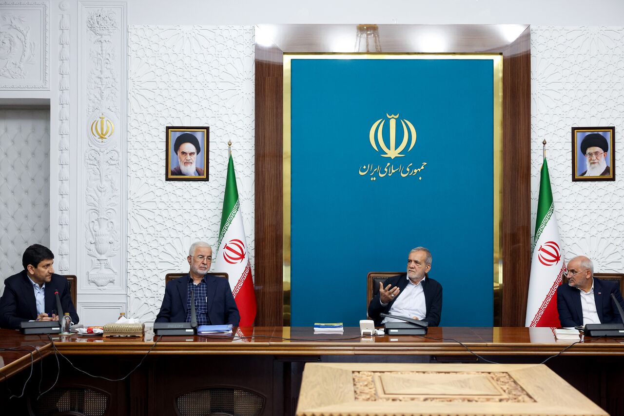 پزشکیان: ارائه خدمات به مردم بر مبنای طرح‌های «ژئوکد» و «جی‌نف» صورت خواهد گرفت