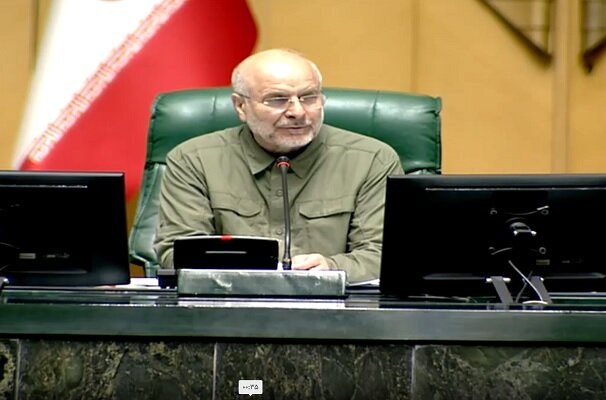 قالیباف: افزایش چشمگیر قیمت کالاهای اساسی فشار زیادی به مردم وارد کرده است