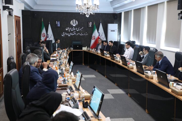 اولین جلسه هم اندیشی خزانه داری کل کشور با نمایندگان بانک های دولتی برگزار شد اولین جلسه هم اندیشی خزانه داری کل کشور با نمایندگان بانک های دولتی برگزار شد