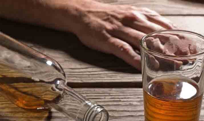 هشدار! افزایش موارد مسمومیت با الکل و متانول هشدار! افزایش موارد مسمومیت با الکل و متانول
