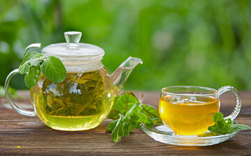 نوشیدن چای سبز در عصر، خواب را مختل میکند؟ نوشیدن چای سبز در عصر، خواب را مختل میکند؟
