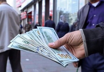 قیمت دلار، یورو و سایر ارزها سوم آبان ۱۴۰۴/ دلار دو هزار تومان گران شد قیمت دلار، یورو و سایر ارزها سوم آبان ۱۴۰۴/ دلار دو هزار تومان گران شد