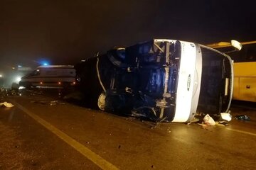 واژگونی مینی‌بوس کارگران