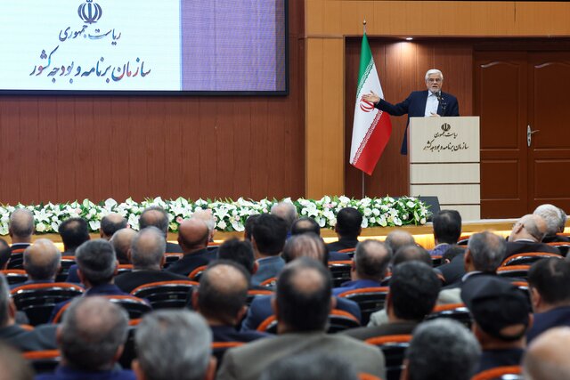 عارف: نباید برای خوشایند مسئولان داده‌ها دستکاری شود/فعال‌سازی مکانیسم ماشه مبنای حقوقی و قانونی ندارد