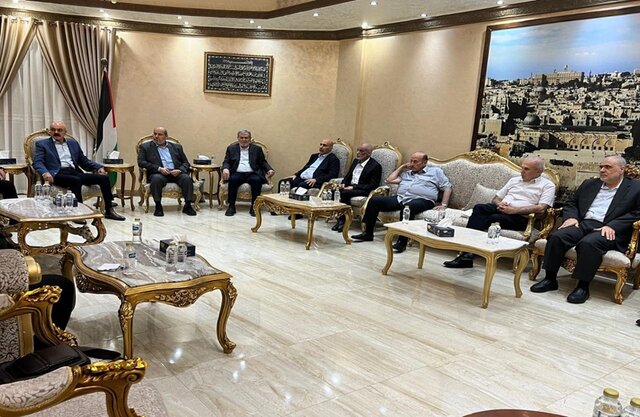 پشتپرده نشستهای فلسطینی در قاهره زیر سایه اختلاف بر سر سلاح مقاومت پشتپرده نشستهای فلسطینی در قاهره زیر سایه اختلاف بر سر سلاح مقاومت