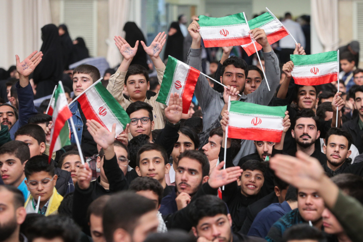 ۱۳ آبان روزی که تاریخ با صدای دانش‌آموزان نوشته شد