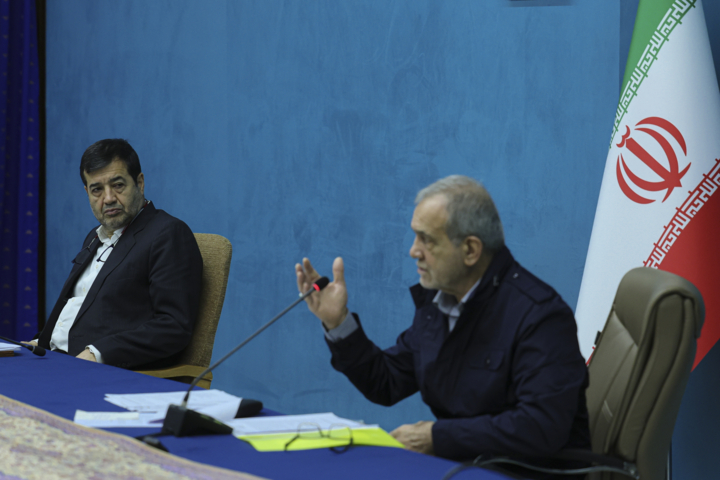 پزشکیان: کمبودها و نارسایی‌ها با مشارکت مردم و تکیه بر جوانان قابل حل است