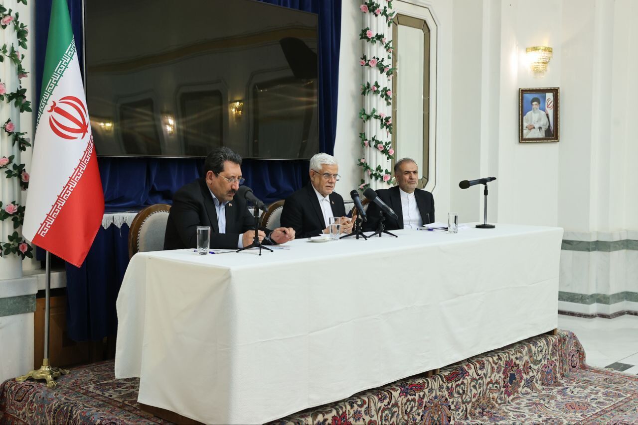 عارف: توسعه روابط چندجانبه با اتحادیه‌های منطقه‌ای یکی از اولویت‌های سیاست خارجی ایران است