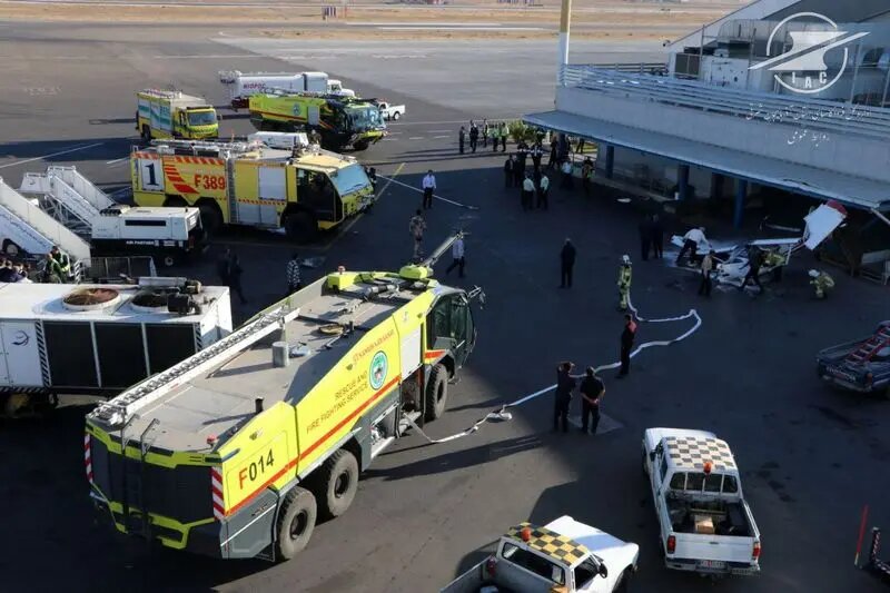 حادثه در فرودگاه تبریز؛ برخورد هواپیما با ساختمان حادثه در فرودگاه تبریز؛ برخورد هواپیما با ساختمان