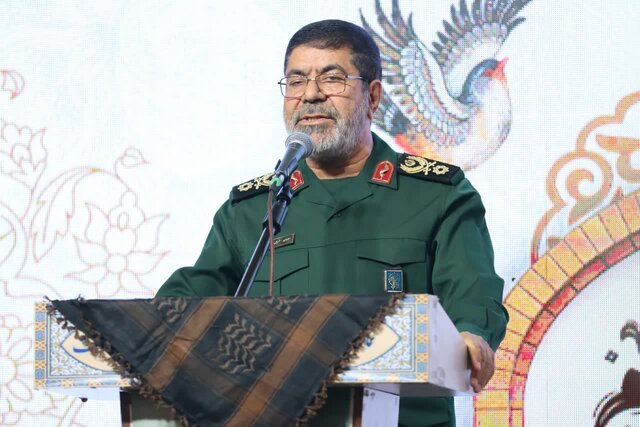 سردار شریف: امروز، صحنه نبرد با دشمن به نفع مردم انقلابی ایران است