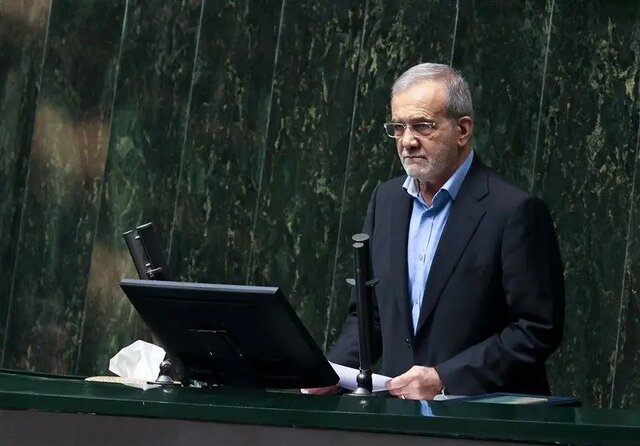 کمک کنید بودجه بدون‌ کسری بنویسیم/نیرویی به نهاد ریاست‌جمهوری اضافه نکردیم/مشکل انرژی را حل می‌کنیم