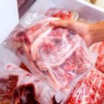 پشت پرده گرانی گوشت در کشور/ چه کسانی گوشت را گران می‌کنند؟