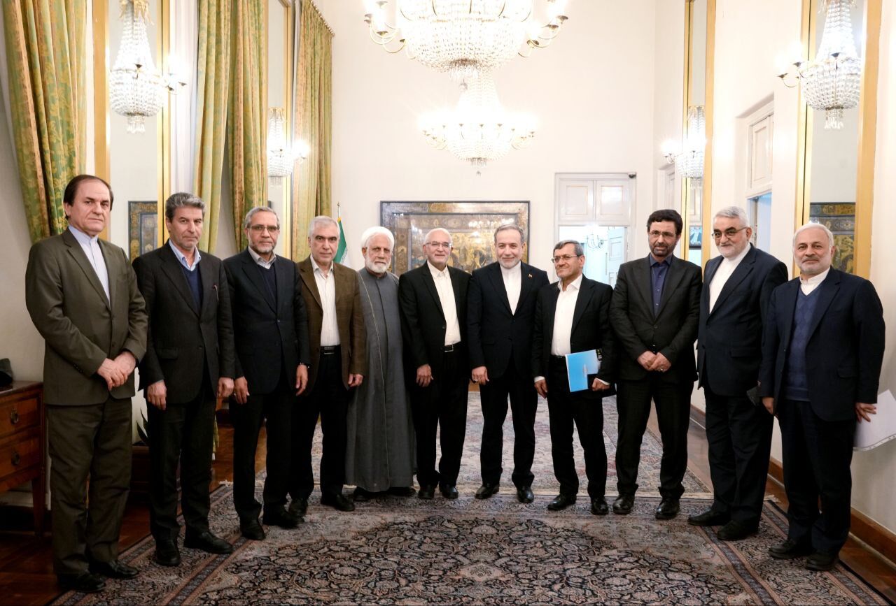 تاکید عراقچی بر تقویت تعامل و هماهنگی بین وزارت امور خارجه و مجلس شورای اسلامی