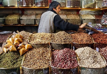 رئیس انجمن قطعه‌‍سازان: واردکنندگان قطعه، ارز نداشتند مجبور شدند آجیل صادر کنند / اقدام آنان منع‌قانونی ندارد