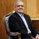 پارادوکسِ پزشکیان، ایستاده بر صندلیِ قدرت با جیب‌های خالی از نسخه/ آیا صداقتِ محض برای درمانِ «سرطانِ تورم» کافی است؟