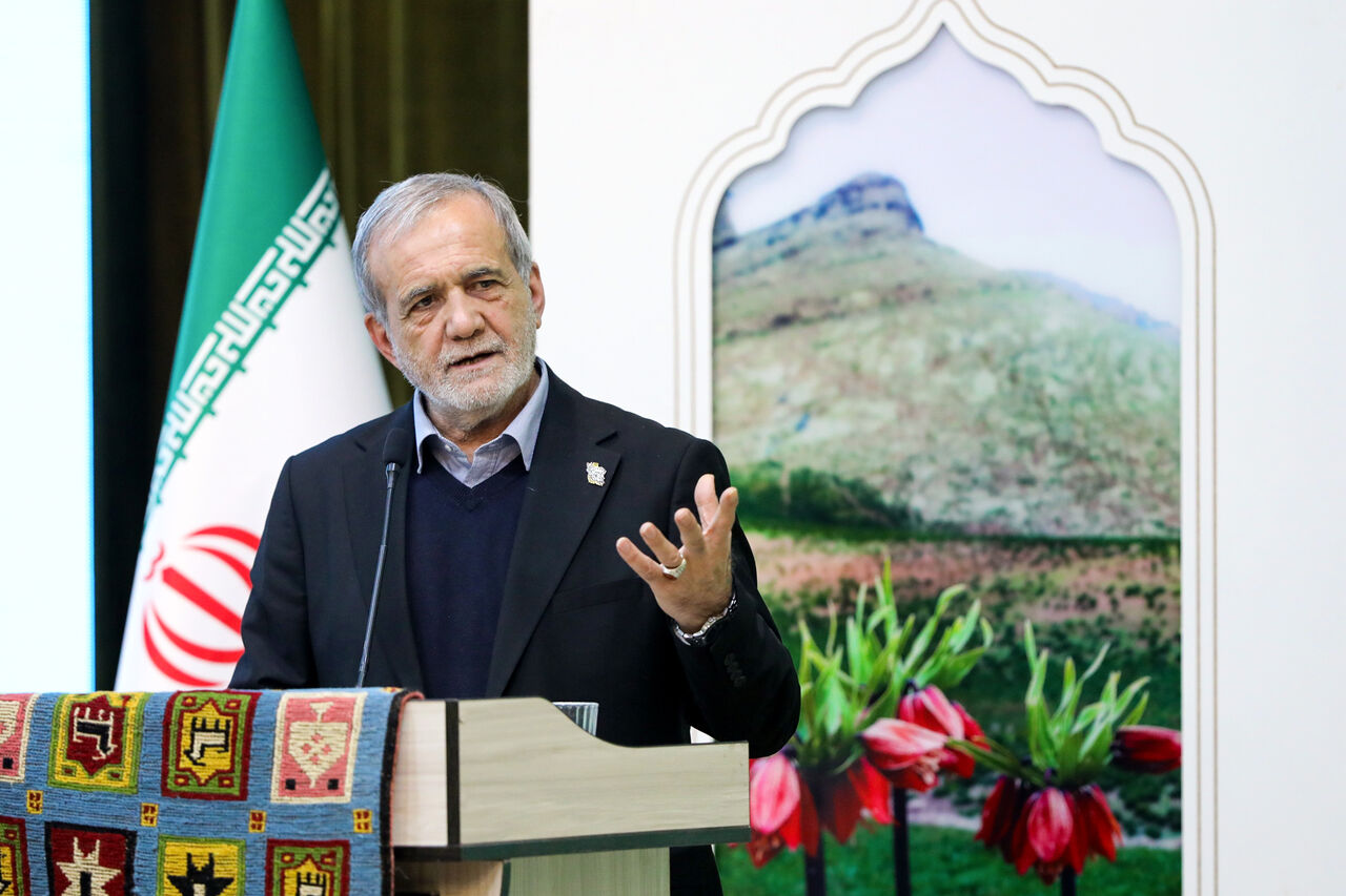 پزشکیان:اگر حرف حق را بپذیریم،جایی برای اختلاف نمی ماند/ سیاست بدون عدالت محکوم به مرگ است