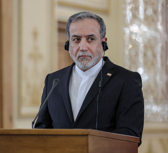 توضیحات عراقچی درباره عدم حضور در اجلاس داووس