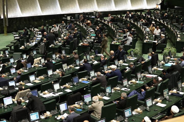 برگزاری جلسه غیرعلنی مجلس درباره پیشنهادات نمایندگان به لایحه بودجه