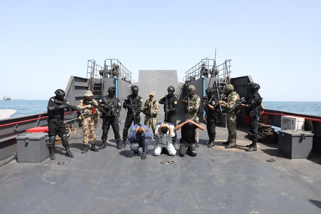 تمرین آزادسازی کشتی ربوده شده در رزمایش مرکب دریایی نیروهای دریایی ایران و روسیه