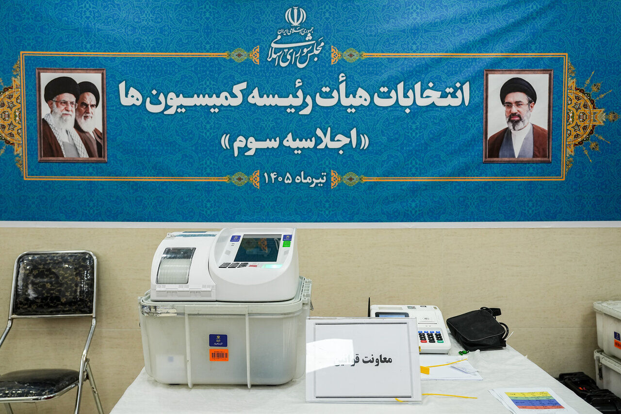 رؤسای کمیسیون‌های تخصصی مجلس ابقا شدند؛ ۲۶ تغییر در هیأت‌ رئیسه ۱۳ کمیسیون