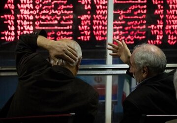 سقوط بورس ادامه‌دار شد/چرا بازار سرمایه در مسیر نزولی حرکت می‌کند؟