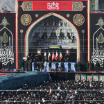 اقامه نماز بر پیکرهای مطهر رهبر شهید و خانواده ایشان به امامت آیت‌الله جوادی آملی