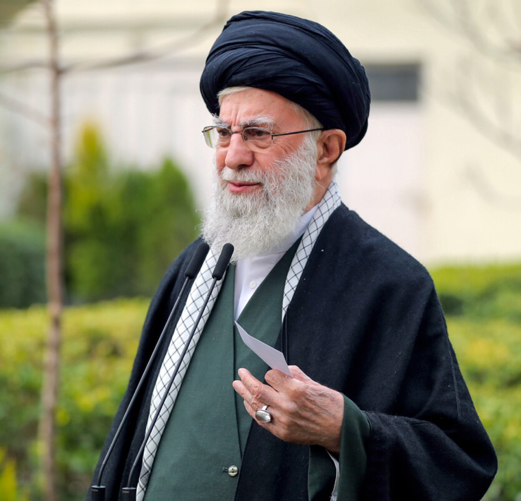 رهبر شهید دستور توقف حکم اعدام محیط‌بانان را فوری صادر کردند/صبر فعال مشخصه بارز ایشان