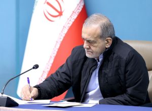 پزشکیان: مسئولان با ایمان به خدا، برگ زرینی از استقامت و خدمت به مردم را در جنگ رقم زدند