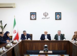 عارف: در بیان عملکرد دولت بی‌انصافی می‌شود/ ضرورت تبیین علمی گفتمان وفاق ملی