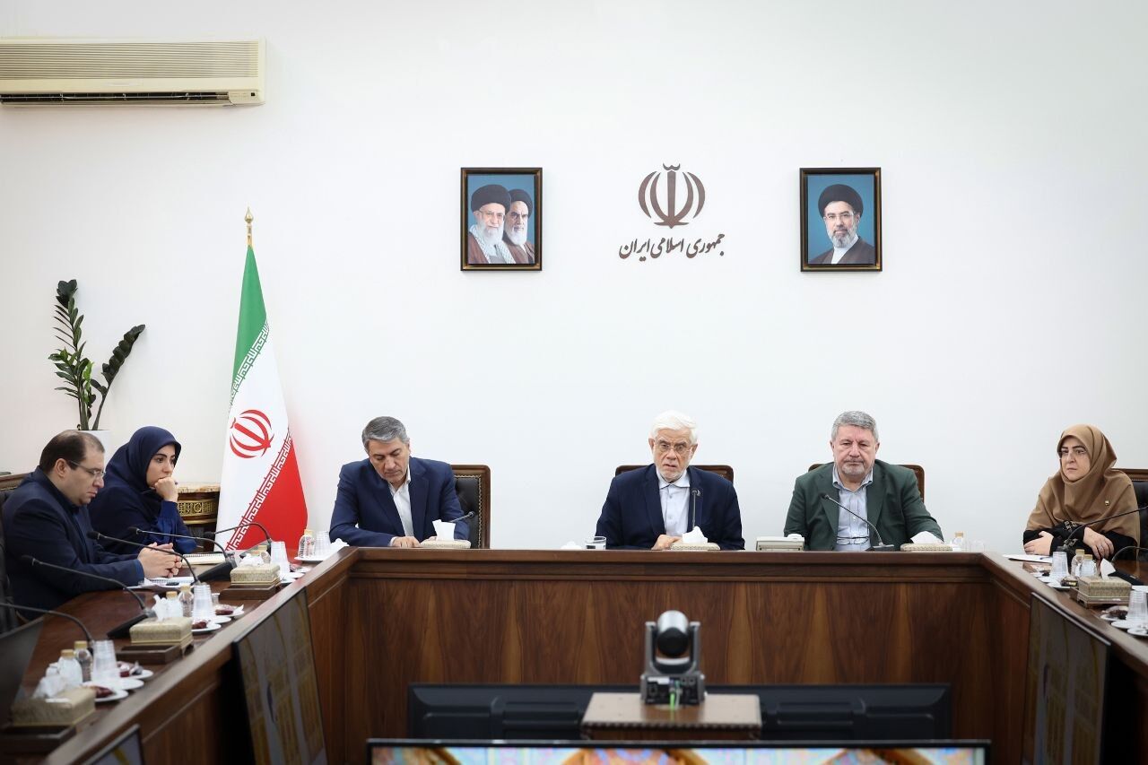 عارف: در بیان عملکرد دولت بی‌انصافی می‌شود/ ضرورت تبیین علمی گفتمان وفاق ملی