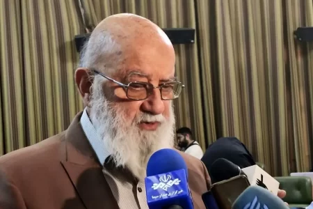 واکنش چمران به اظهارات زاکانی درباره ارائه کالا ۵۰ درصد ارزان‌تر از بازار: وظیفه شهرداری نیست
