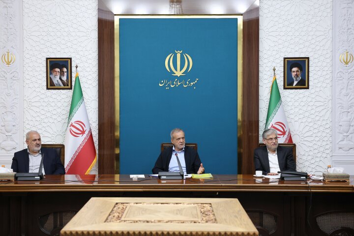 پزشکیان: از ارائه برنامه‌ اصلاح الگوی مصرف برای تنظیم مقررات و قیمت‌گذاری استقبال می‌کنیم
