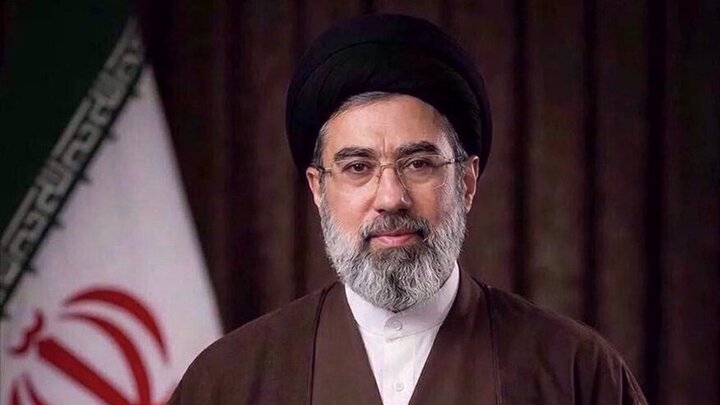 رهبر انقلاب: نماز، پشتوانه جهاد و فتح و ظفر در میدان مبارزه امروز ملت ایران است