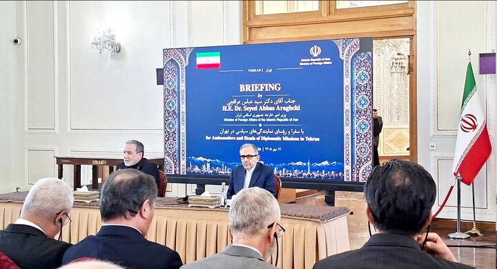 عراقچی: اگر دشمنان برخورد نظامی را مجددا پیش بگیرند، پاسخی محکم‌تر دریافت می‌کنند
