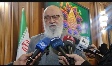 چمران هشدار داد؛ زباله‌گردها دوباره به خیابان‌های تهران برگشتند / اتوبوس‌های سه‌کابین هنوز نرسیده‌اند