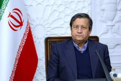همتی: تورم نقطه‌به‌نقطه به سمت کاهش حرکت می‌کند/ فروش ارز ادامه دارد