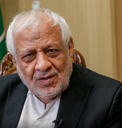 بادامچیان: آمریکا منشا ناآرامی‌ تنگه هرمز/ تهدیدات ترامپ بازی تبلیغاتی است