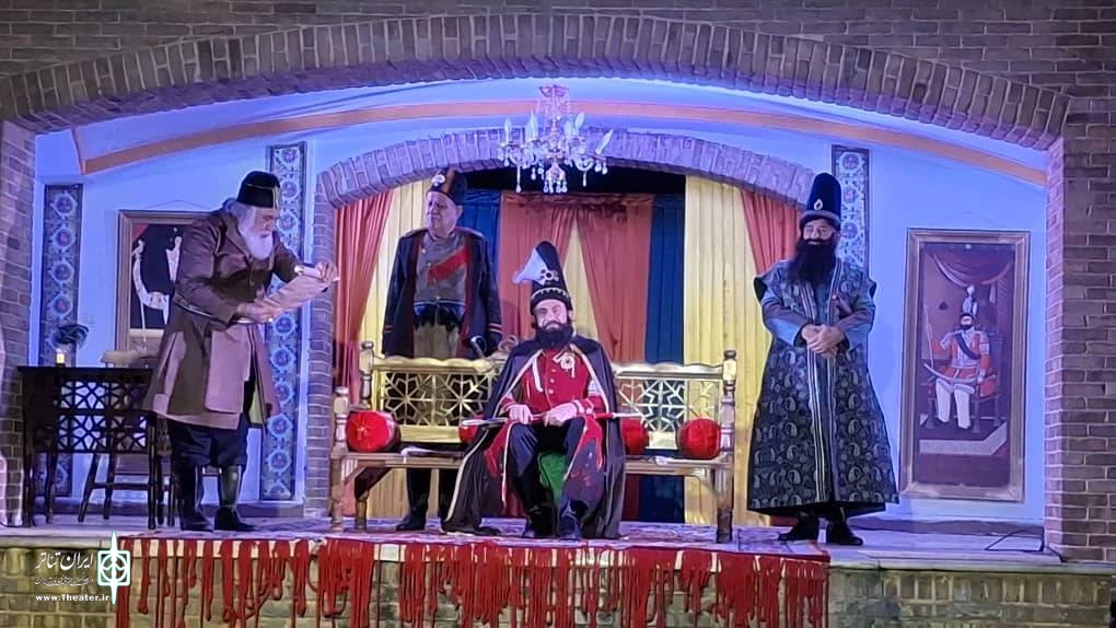 این باغ بوی پاییز می‌دهد