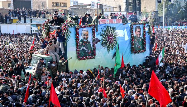 دلیل مرگ قربانیان تشییع کرمان: "واکنشهای حیوانی و غیرعمدی انسان" (+عکس) دلیل مرگ قربانیان تشییع کرمان: “واکنشهای حیوانی و غیرعمدی انسان” (+عکس)