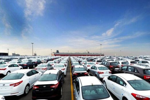 شناور حامل خودروهای خارجی قاچاق در آبهای استان بوشهر کشف شد شناور حامل خودروهای خارجی قاچاق در آبهای استان بوشهر کشف شد