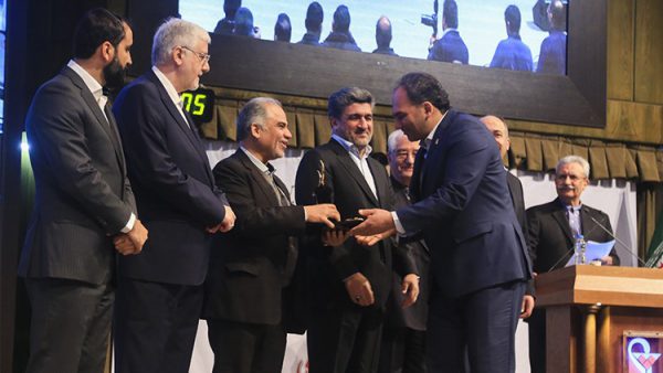 برای ششمین سال متوالی؛ بانک پاسارگاد تندیس زرین جایزه ملی مدیریت مالی ایران را دریافت کرد برای ششمین سال متوالی؛ بانک پاسارگاد تندیس زرین جایزه ملی مدیریت مالی ایران را دریافت کرد